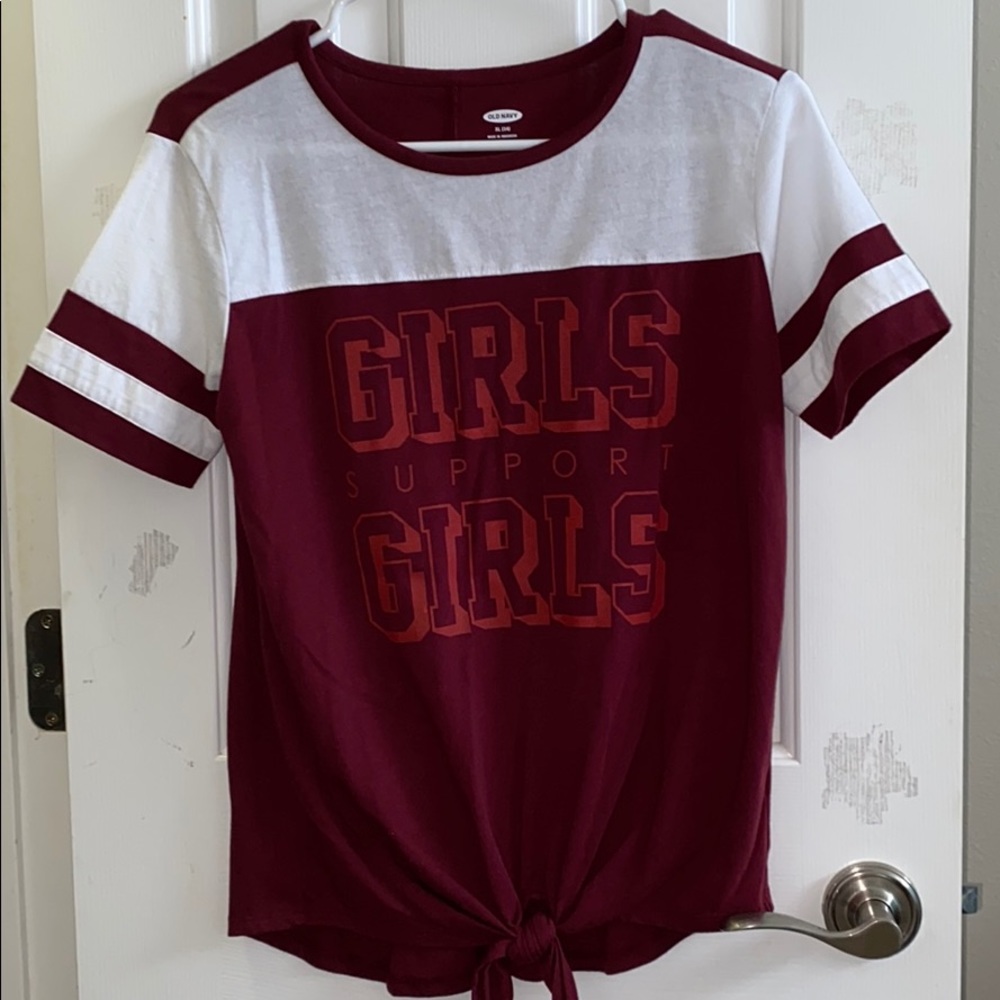 Maroon white shirt sleeve